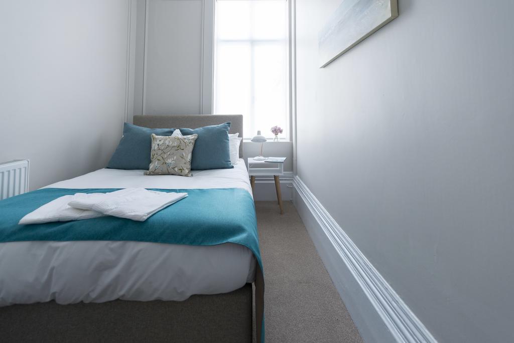Brighton Marina House Hotel - B&B