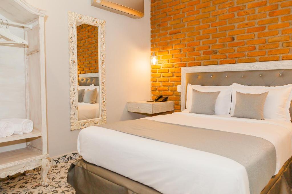 Hotel Boutique Adaz