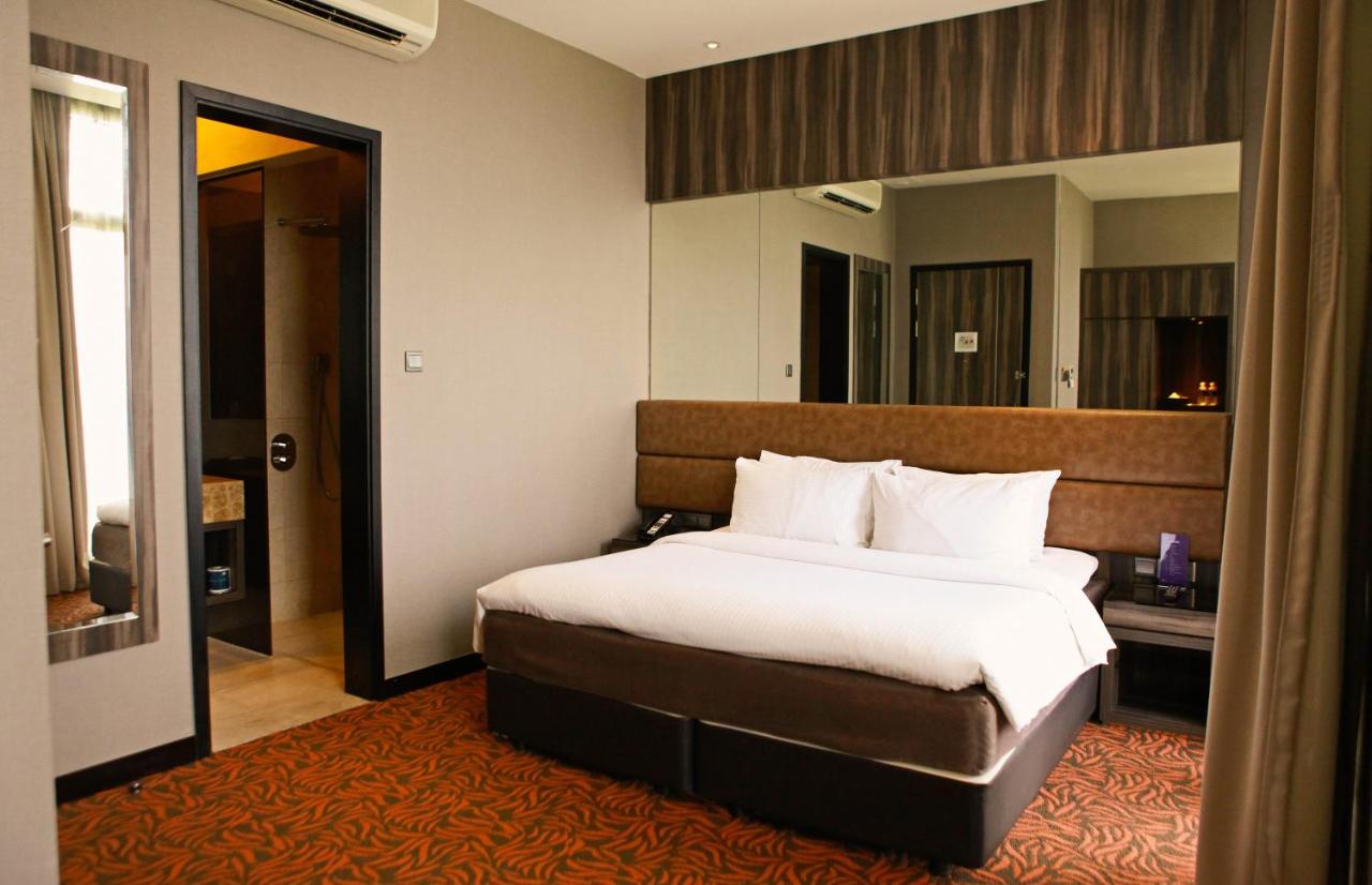 Aqueen Hotel Paya Lebar