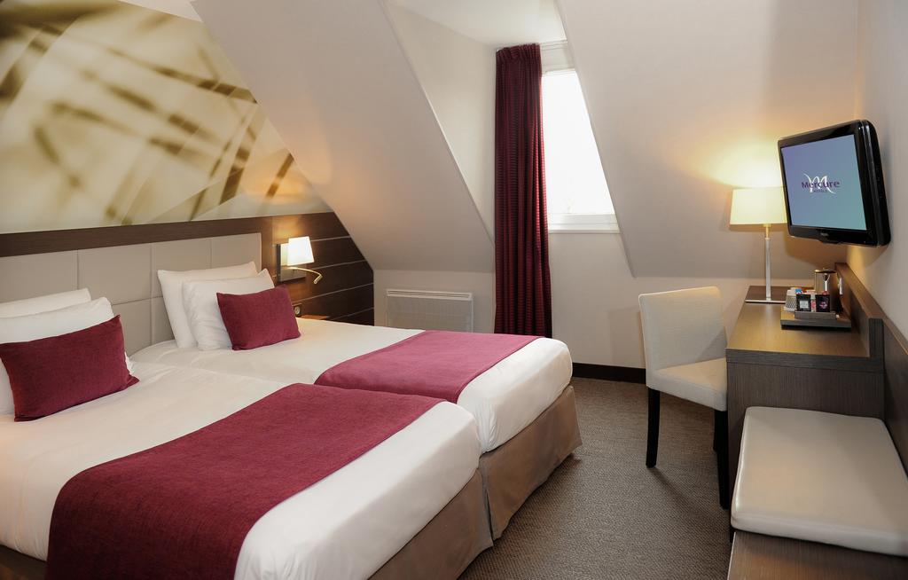 Mercure Omaha Beach Hotel