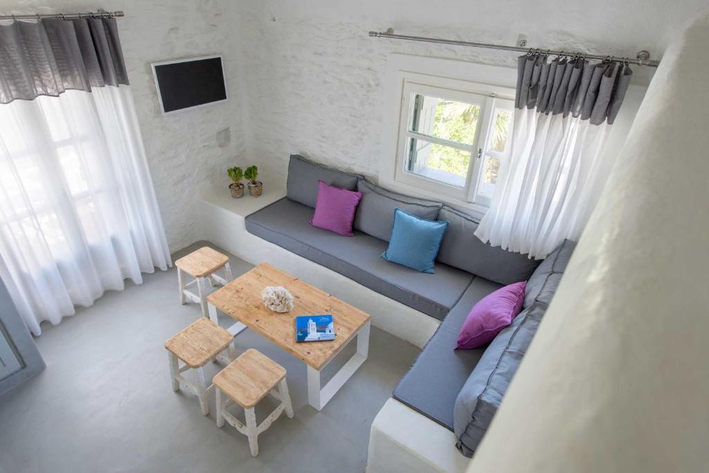 Yialos Ios Hotel (Formerly Petros Place)