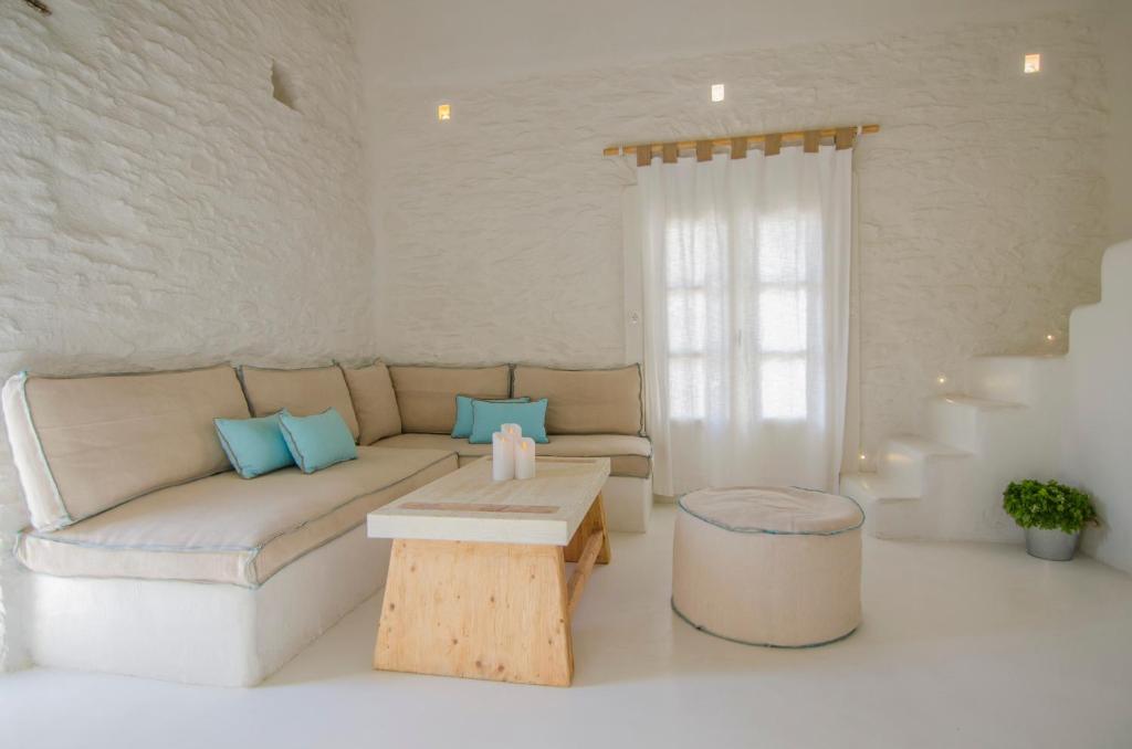 Yialos Ios Hotel (Formerly Petros Place)