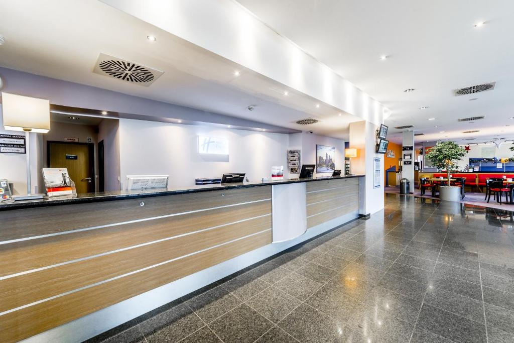 Holiday Inn Express Frankfurt Airport