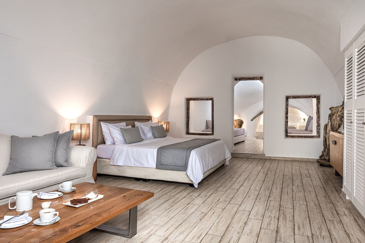 Aqua Luxury Suites