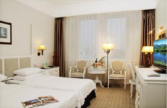Golden Coast Lawton Hotel