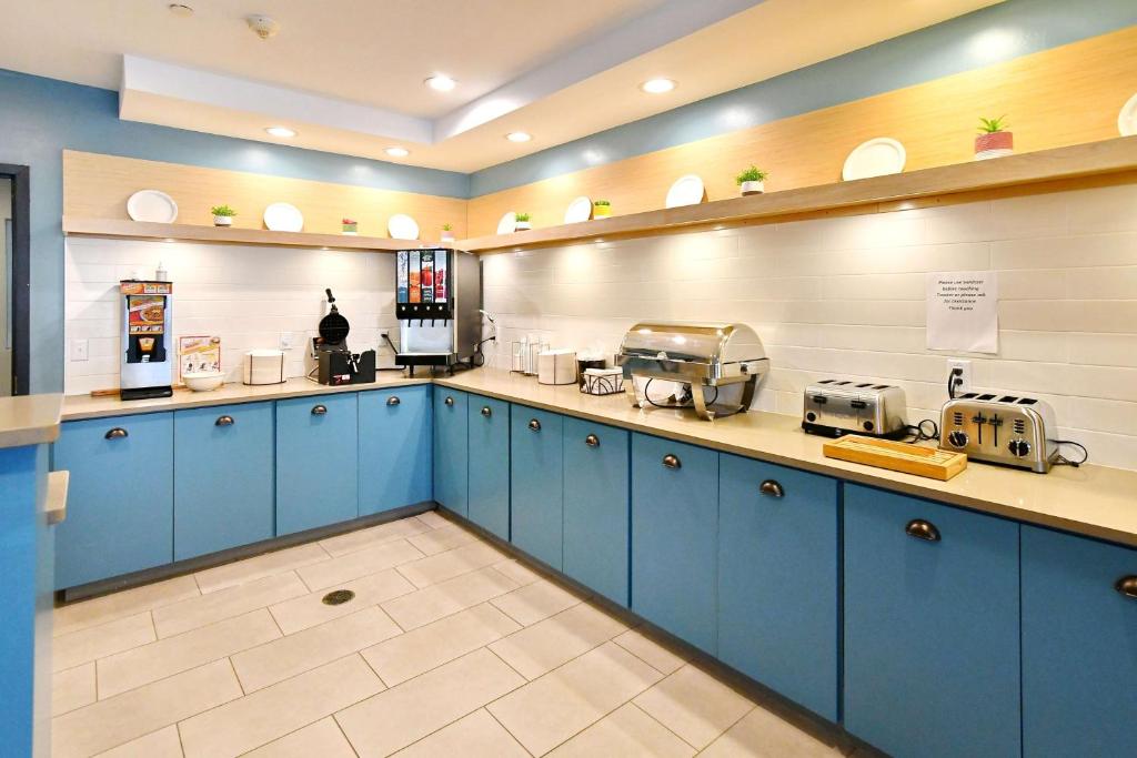 Country Inn Suites By Radisson, Mount Morris, NY