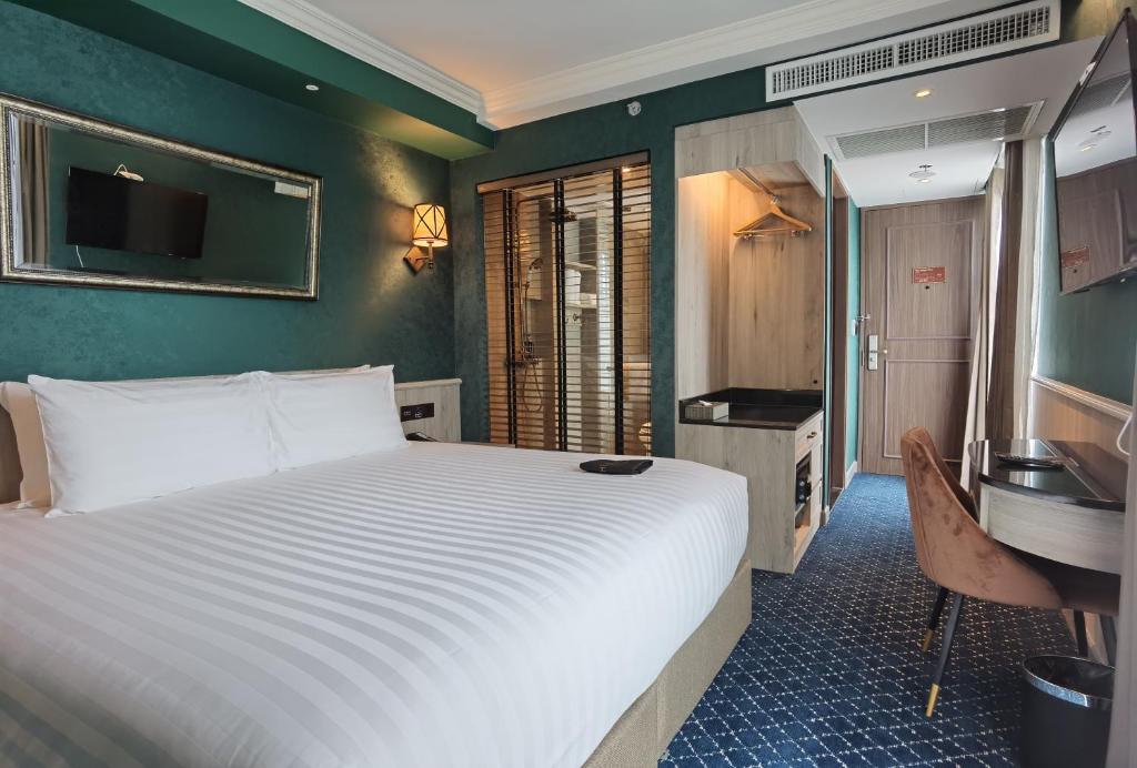 The Coach Hotel Sukhumvit 14 Bangkok by Compass Hospitality