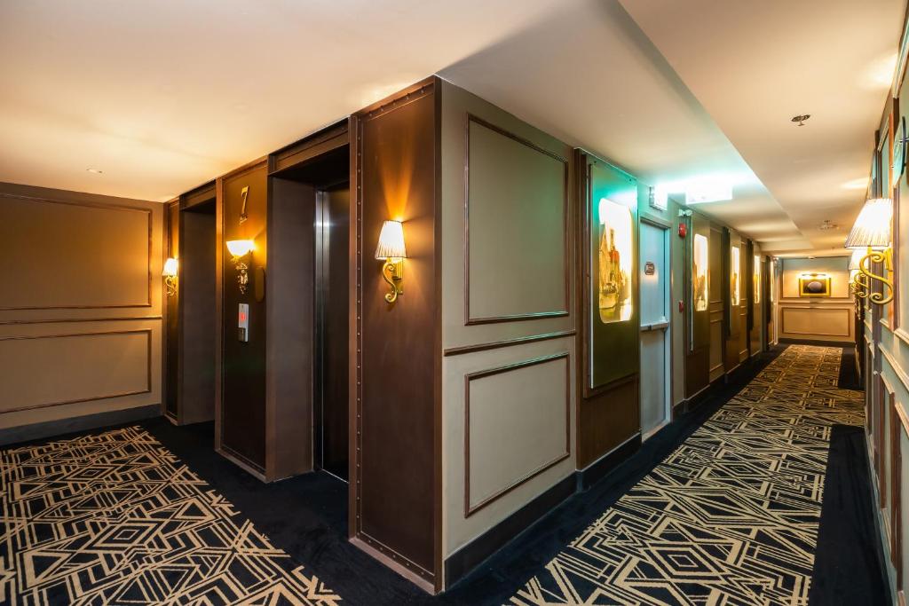 The Coach Hotel Sukhumvit 14 Bangkok by Compass Hospitality