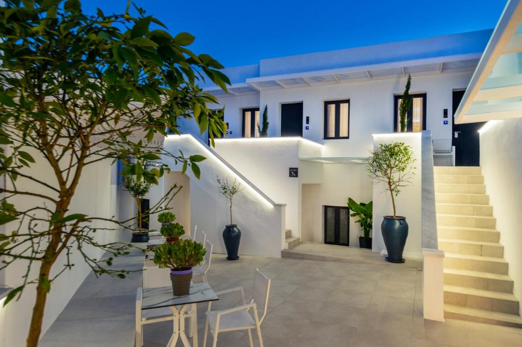 Central Boutique Hotel by Naoussa Hills