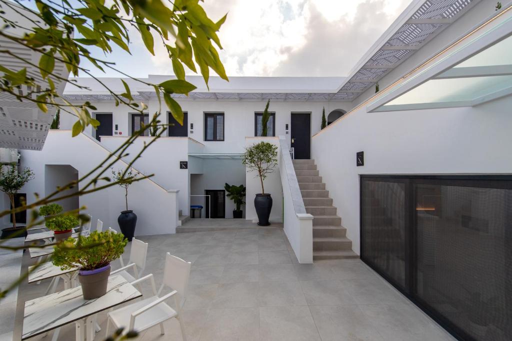 Central Boutique Hotel by Naoussa Hills