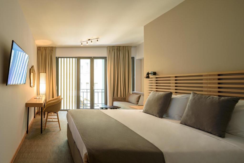 Fos DownTown Suites