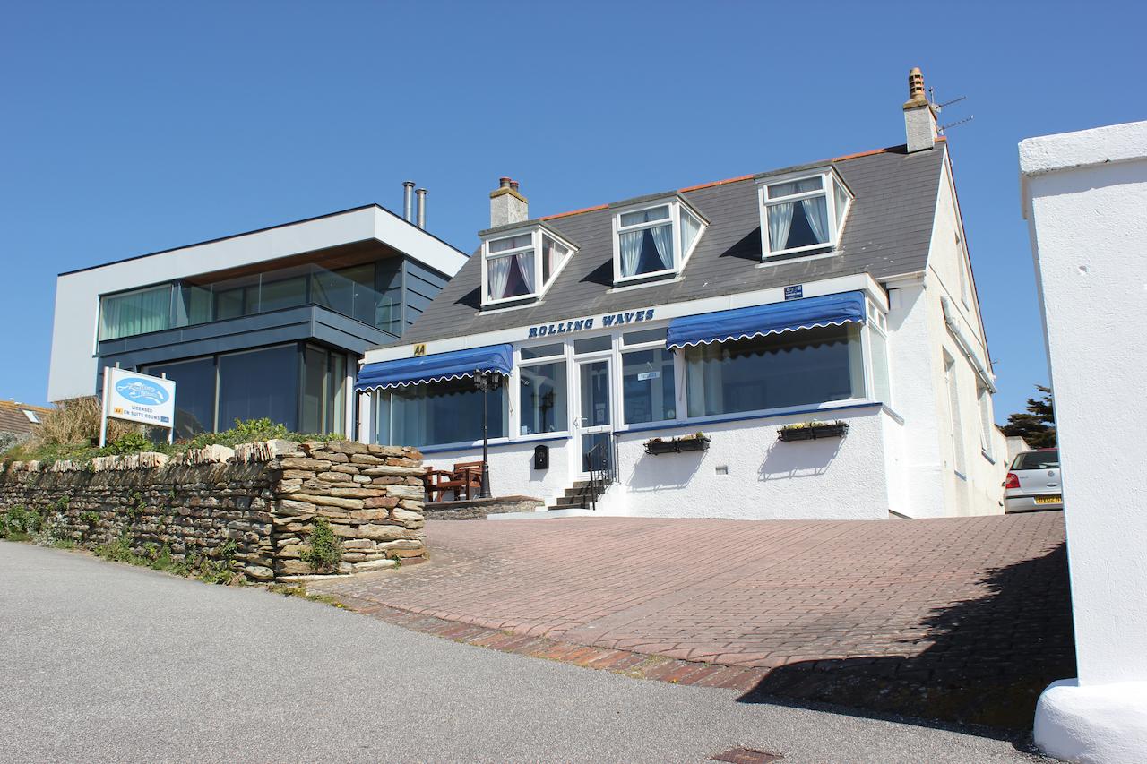 Rolling Waves Hotel - Guest house