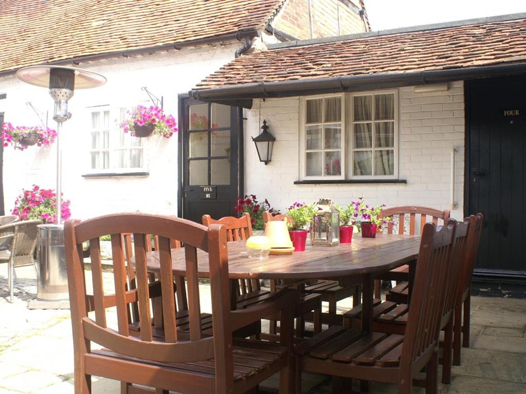 The Saracens Head