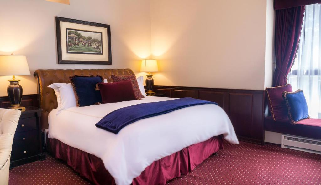 Carriage House Inn