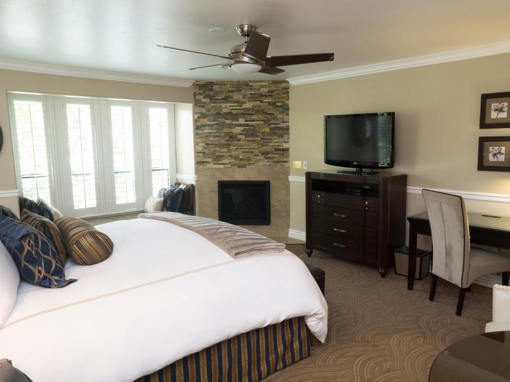 Carriage House Inn