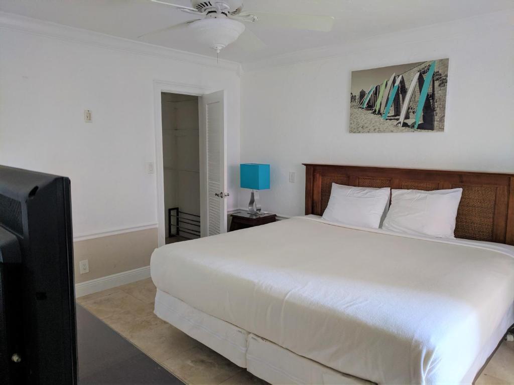 Manhattan Tower Apartment Hotel
