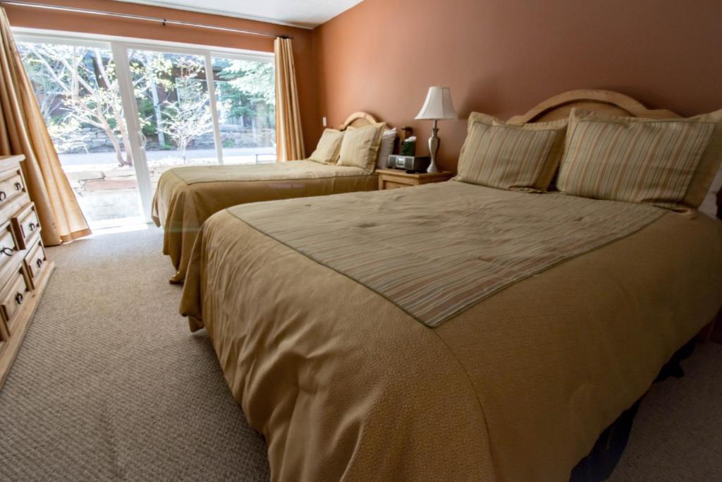 Treasure Mountain Inn