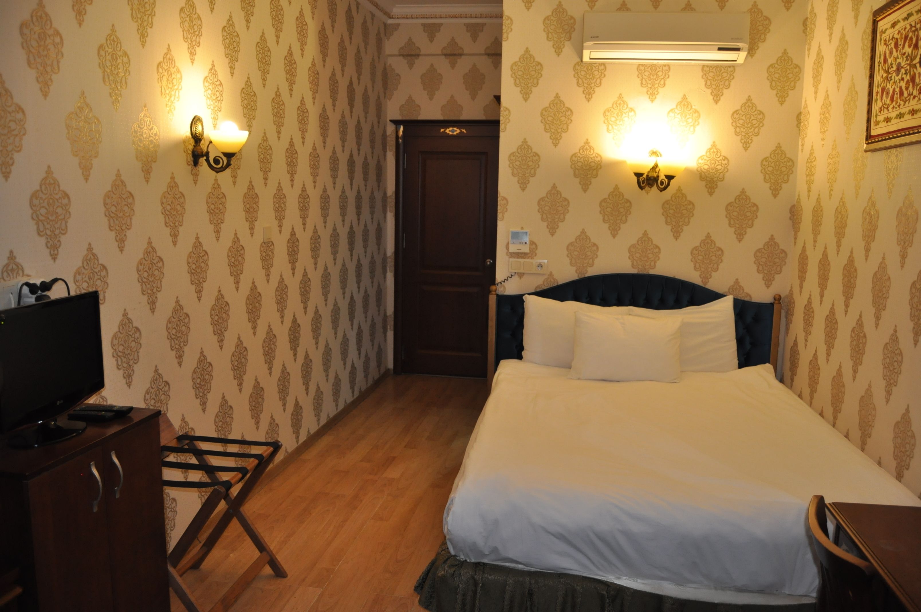 Basileus Hotel