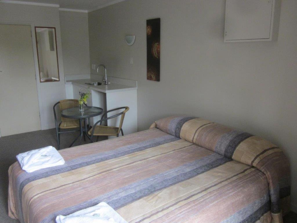 Raymar Motor Inn