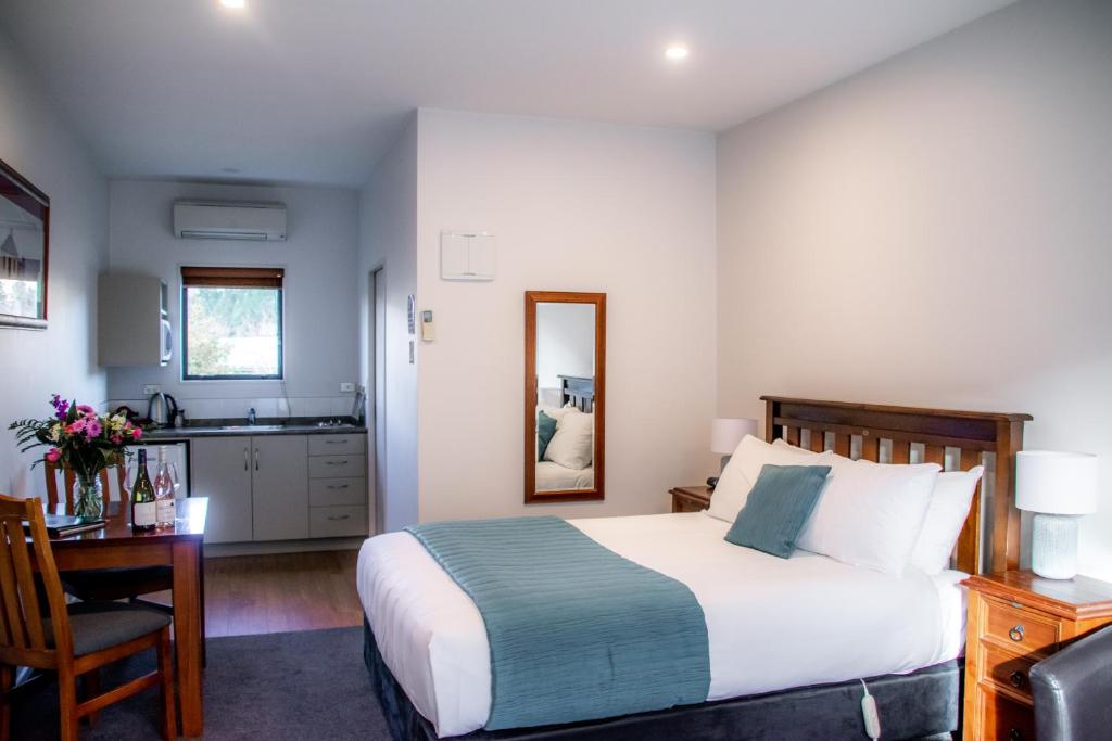 Carrick Lodge Motel