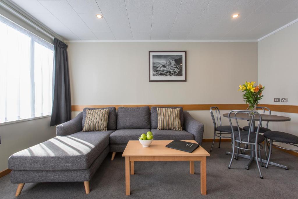 Dunedin Motel &  Villas