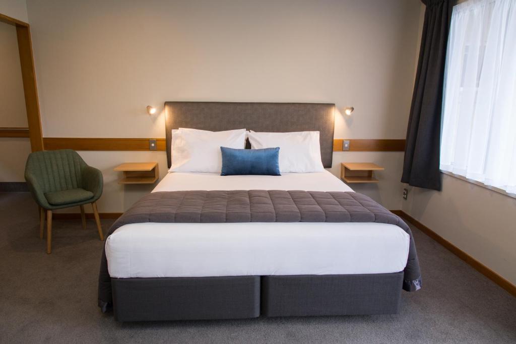 Dunedin Motel &  Villas
