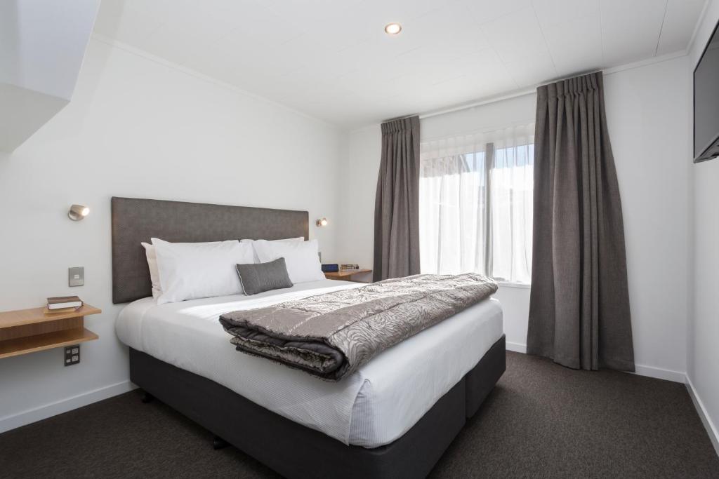 Dunedin Motel &  Villas