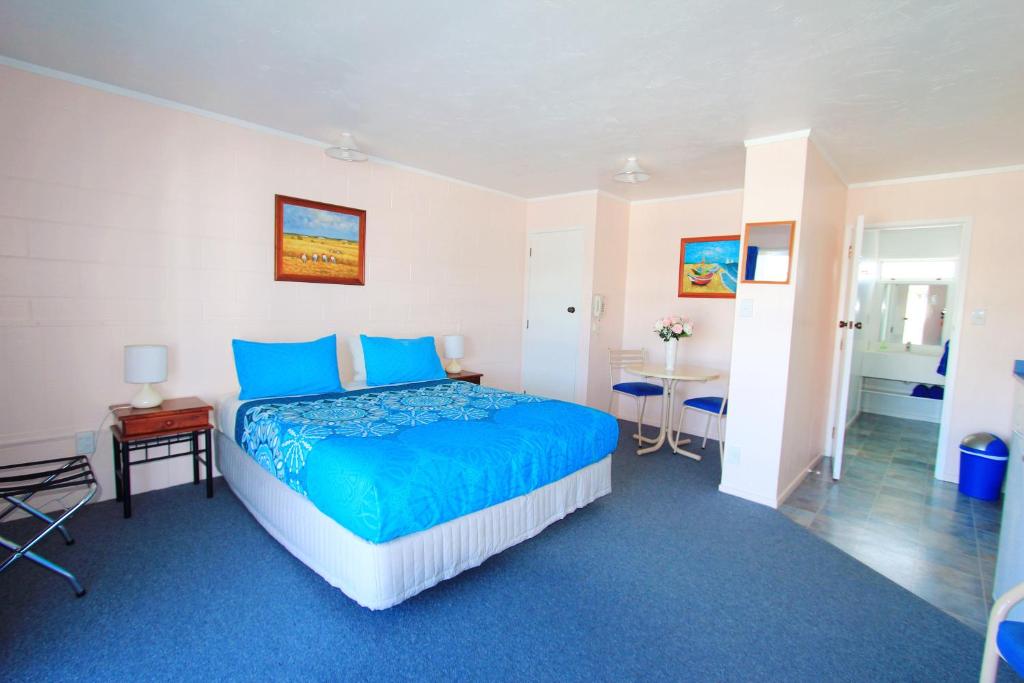 Golden Glow Motel