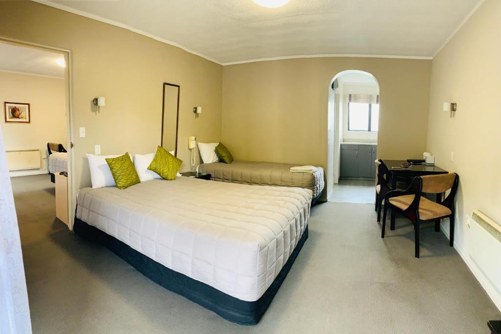 Kingswood Manor Motel