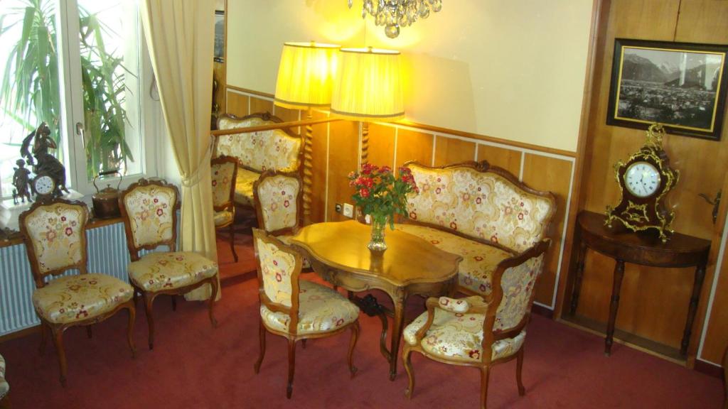 Hotel De La Paix