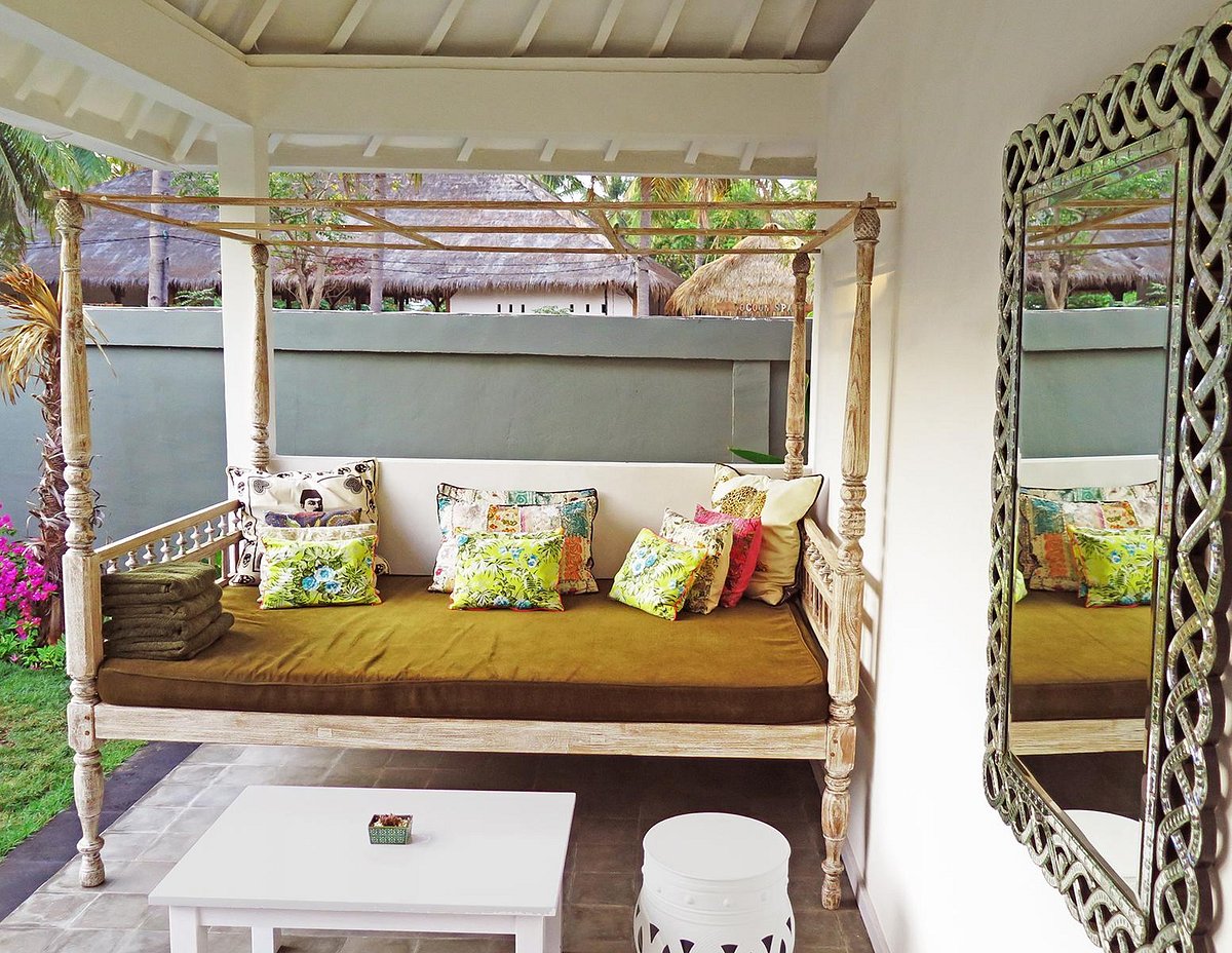Gili Khumba Villas