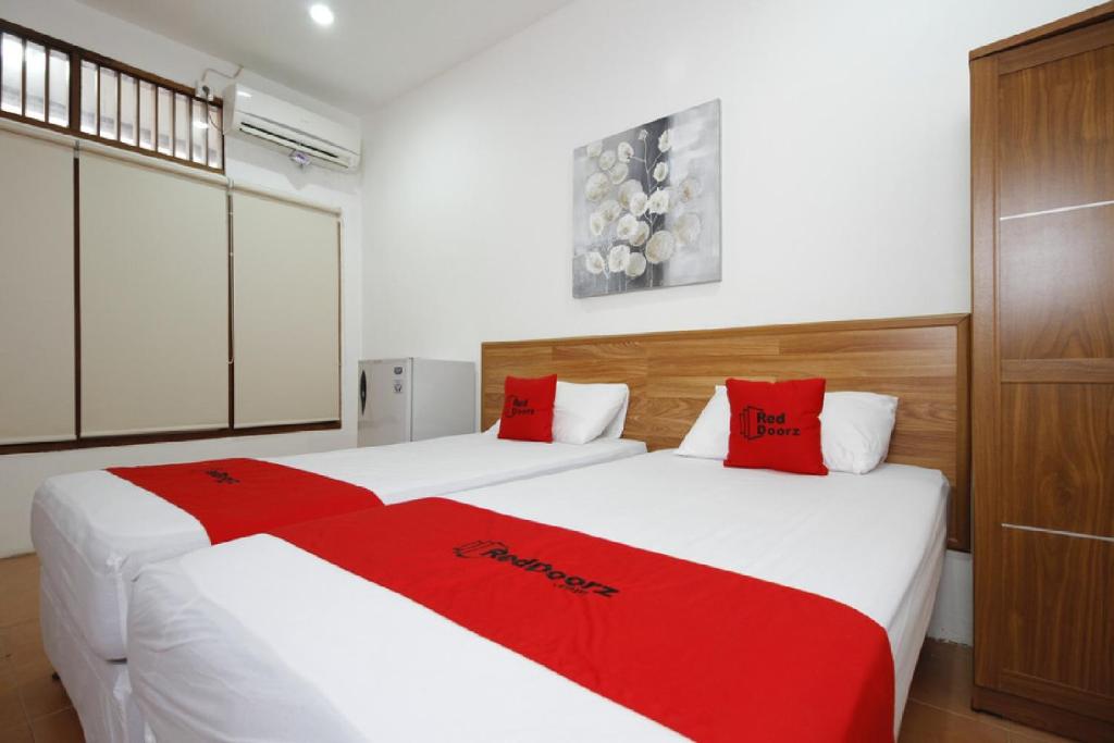 RedDoorz Plus near Plaza Indonesia