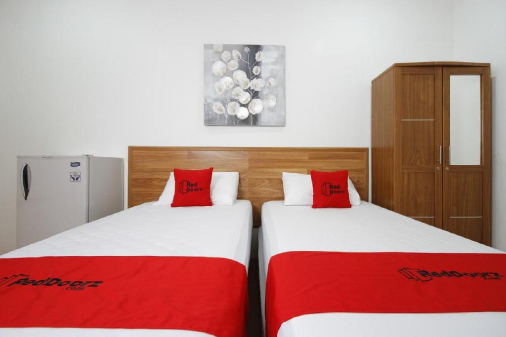 RedDoorz Plus near Plaza Indonesia