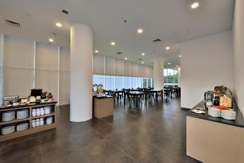 Whiz Hotel Sudirman Pekanbaru - CHSE Certified