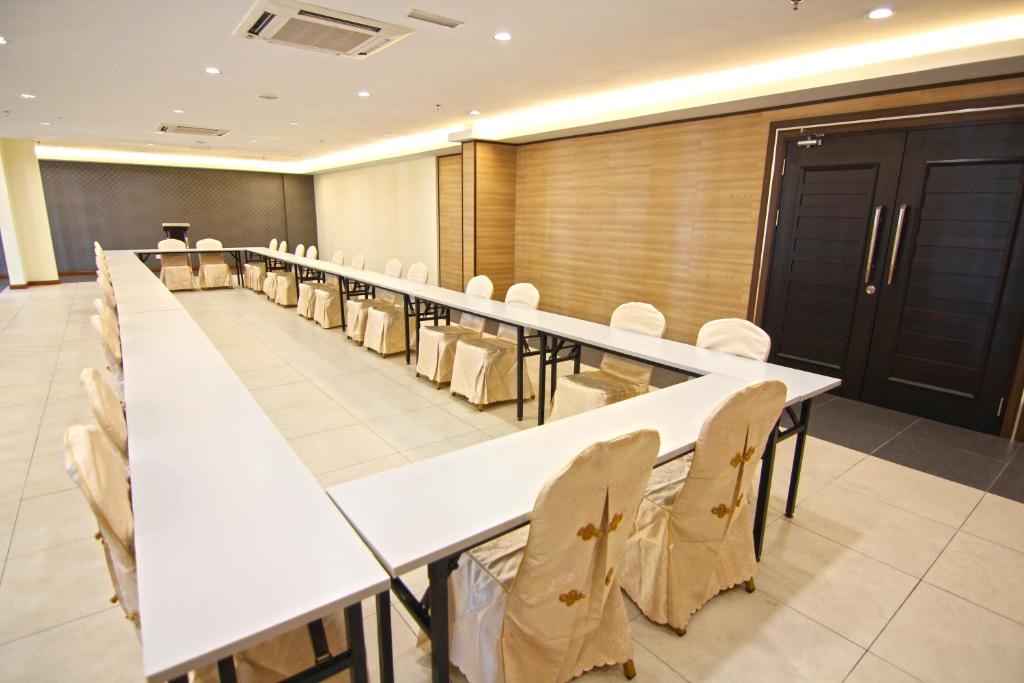 Putatan Platinum Hotel