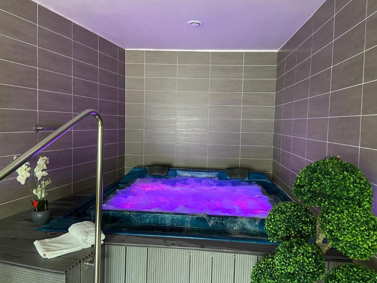 Hotel Calme Des Pins SPA