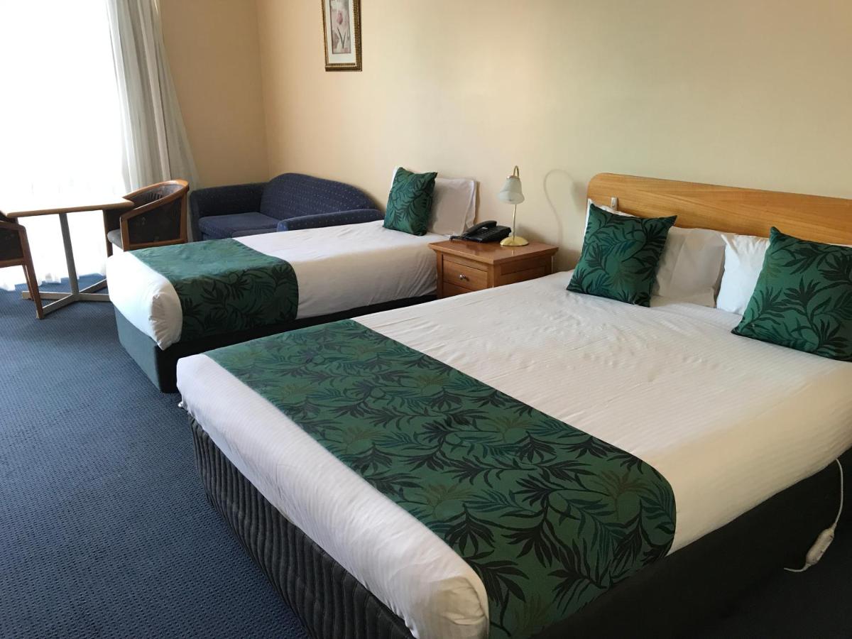 Cascades Motor Inn