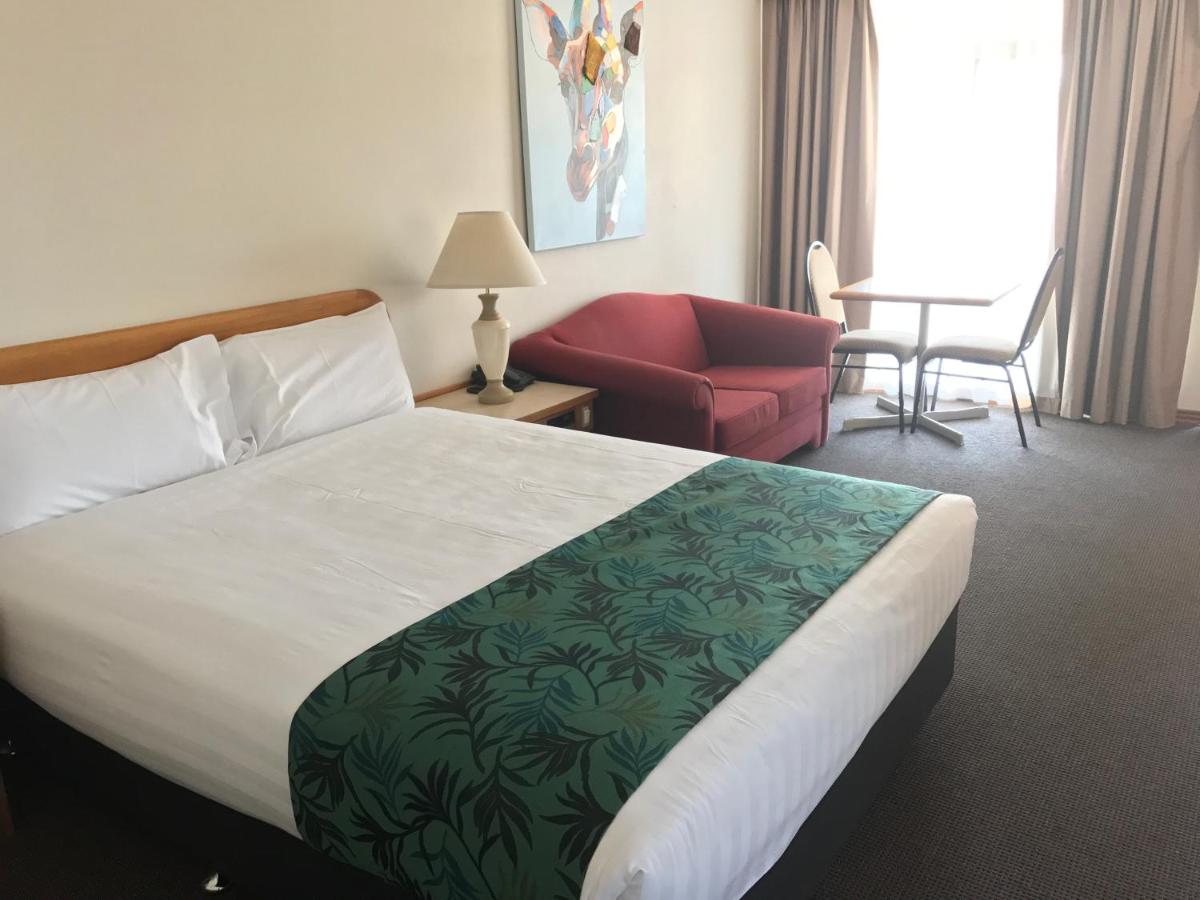 Cascades Motor Inn