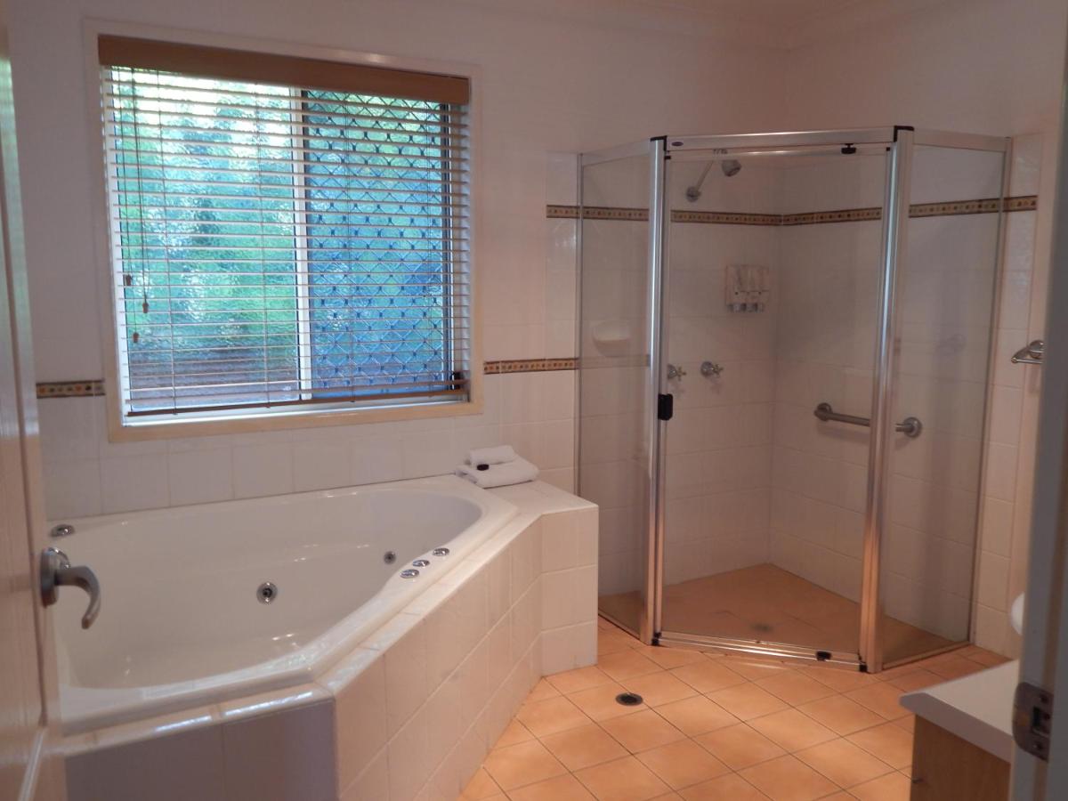 Cotswold Motor Inn