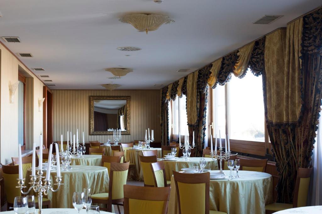 Carlton Hotel