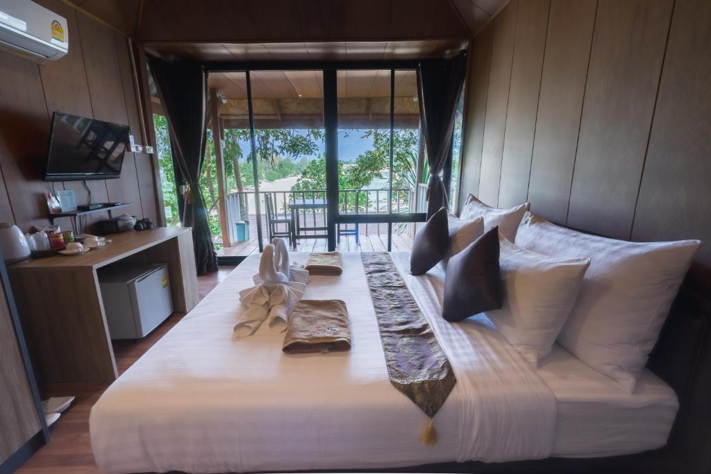 Chareena Hill Beach Resort (SHA Extra Plus)