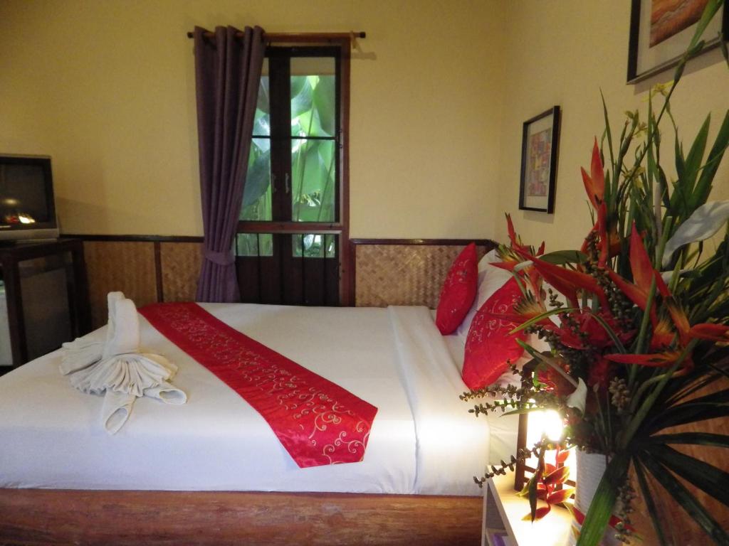Pura Vida Pai Resort