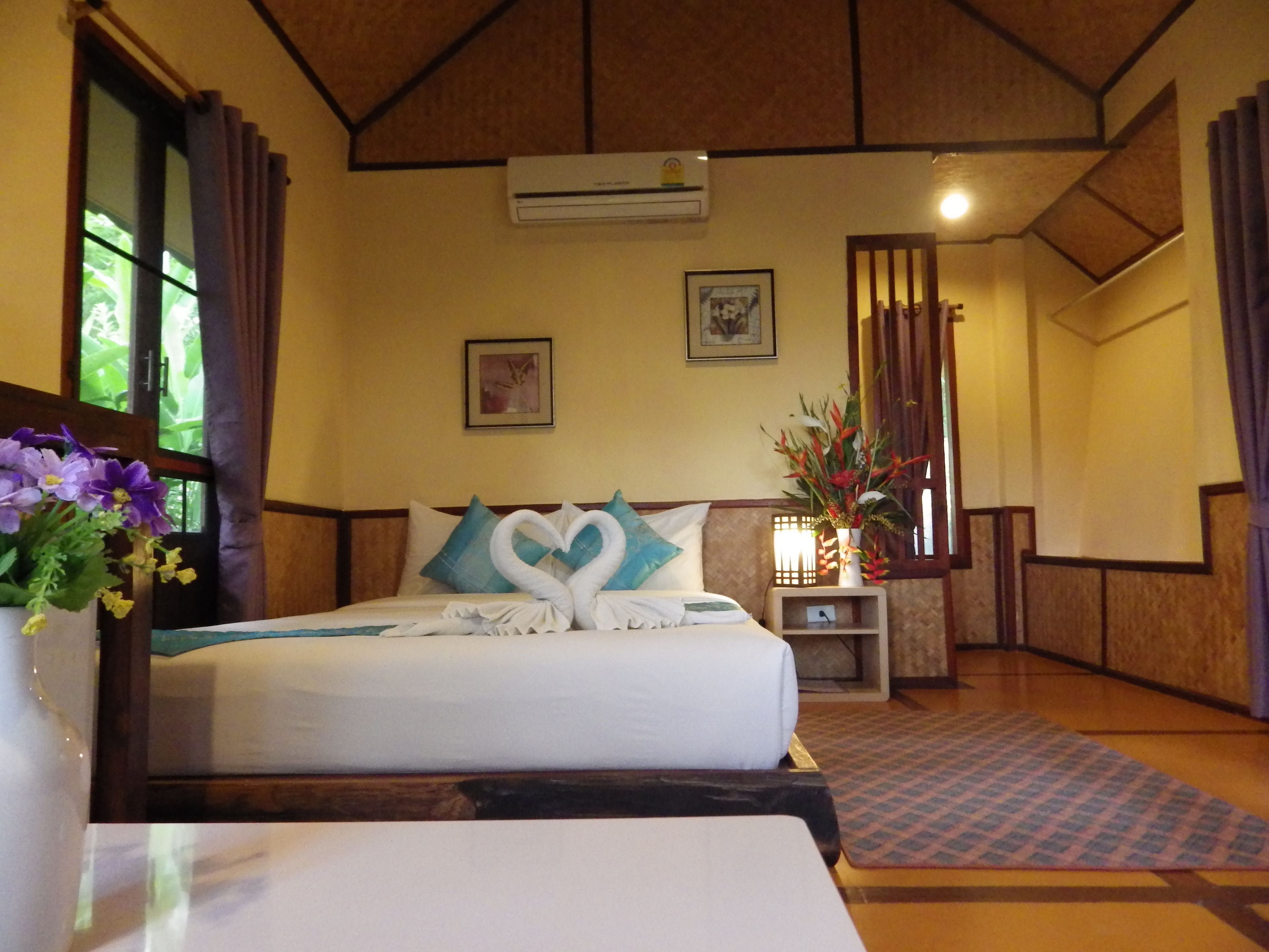 Pura Vida Pai Resort
