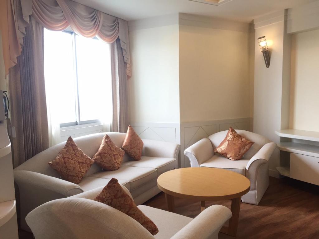 Thongtarin Hotel (SHA Plus)