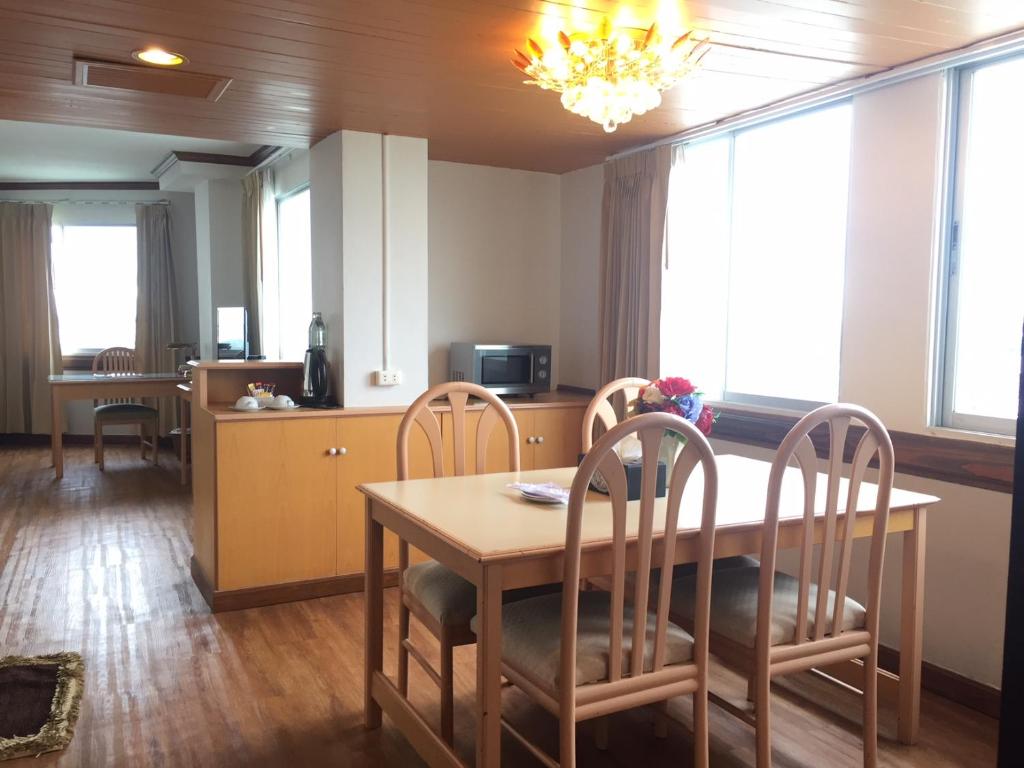 Thongtarin Hotel (SHA Plus)