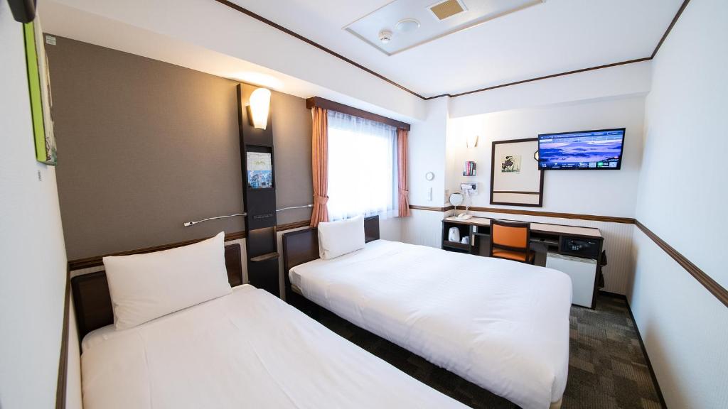 Toyoko Inn Shin Osaka Higashi Mikuni Station