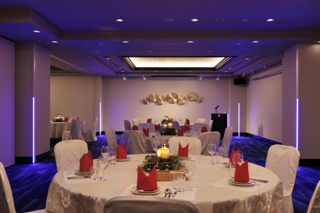 Minami Senri Crystal Hotel