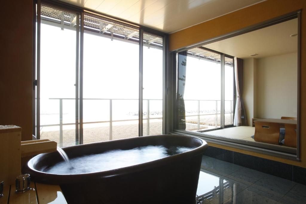 Bayside Square Kaike Hotel