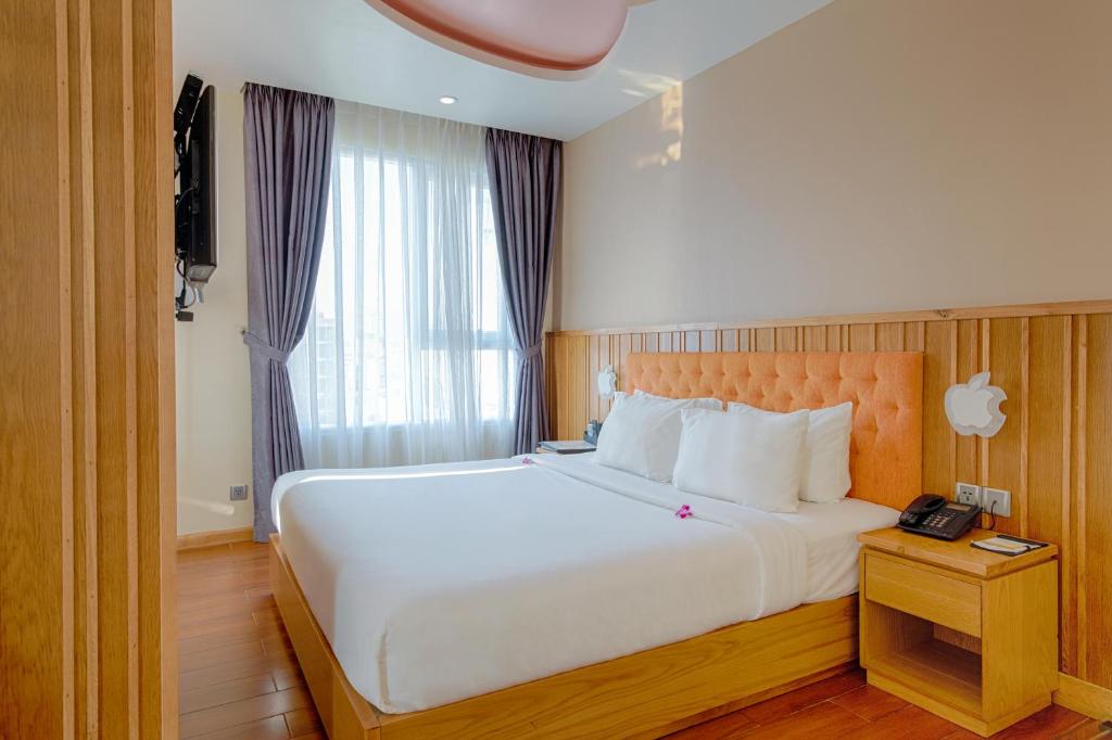 Queen's Finger Hotel