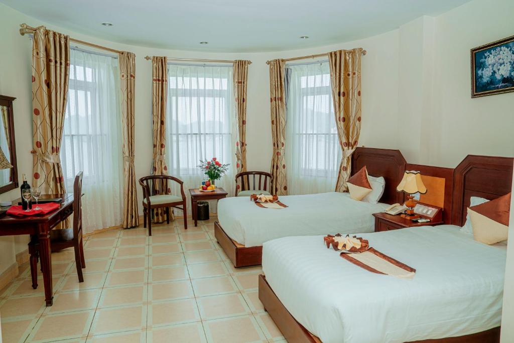 Hung Long Harbour Hotel